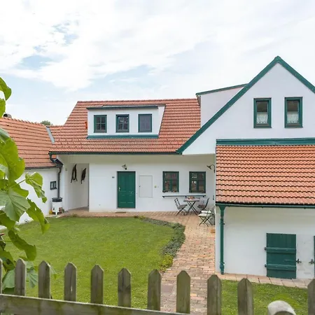 Holiday home Schlafgut Kuessler In Grub an der March