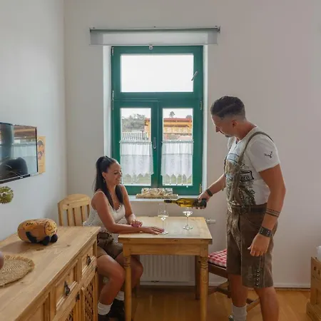 Schlafgut Kuessler In Holiday home Grub an der March