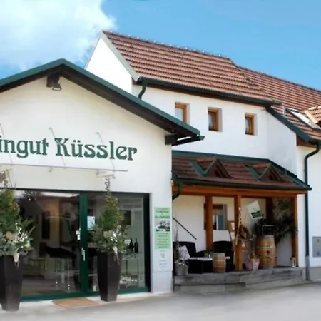 Schlafgut Kuessler In Grub an der March