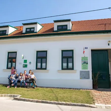 Holiday home Schlafgut Kuessler In *